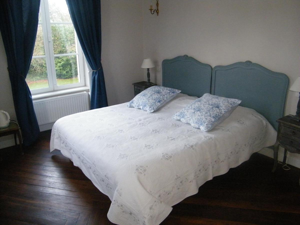 Chambres D'Hotes Chateau De Damigny Saint-Martin-des-Entrees Exterior photo